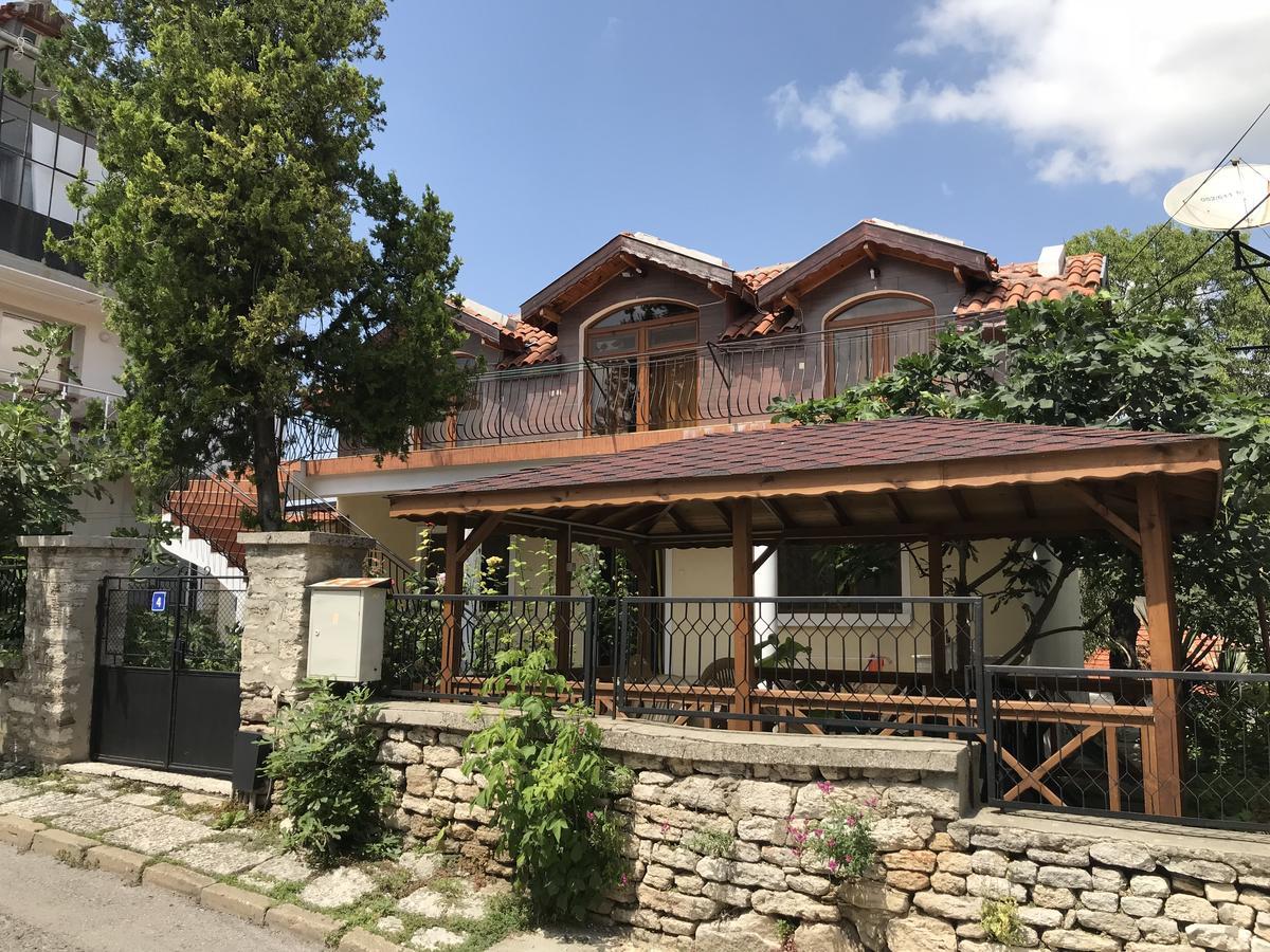 Guest House Yoanna Balchik Exterior photo