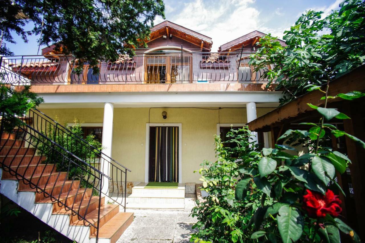 Guest House Yoanna Balchik Exterior photo